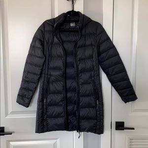 Black packable puffer jacket - mid thigh length